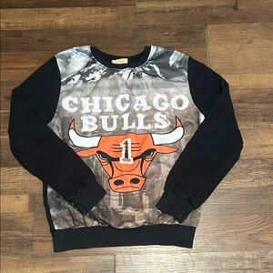 Chicago Bulls Black and Gray Crewneck Sweater